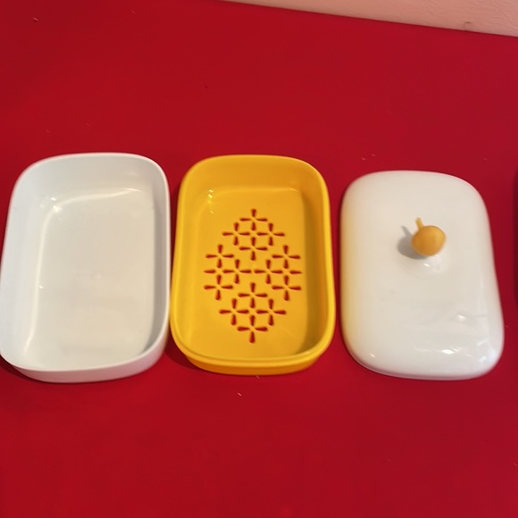 CUTE YELLOW BIRD SOAP DISH WITH DRAIN & COVER NWOT - Picture 4 of 6